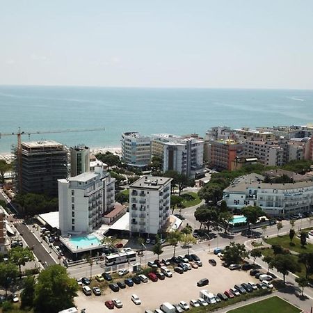 Residence Alla Rotonda Lido di Jesolo Dış mekan fotoğraf