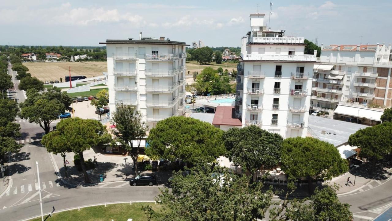 Residence Alla Rotonda Lido di Jesolo Dış mekan fotoğraf