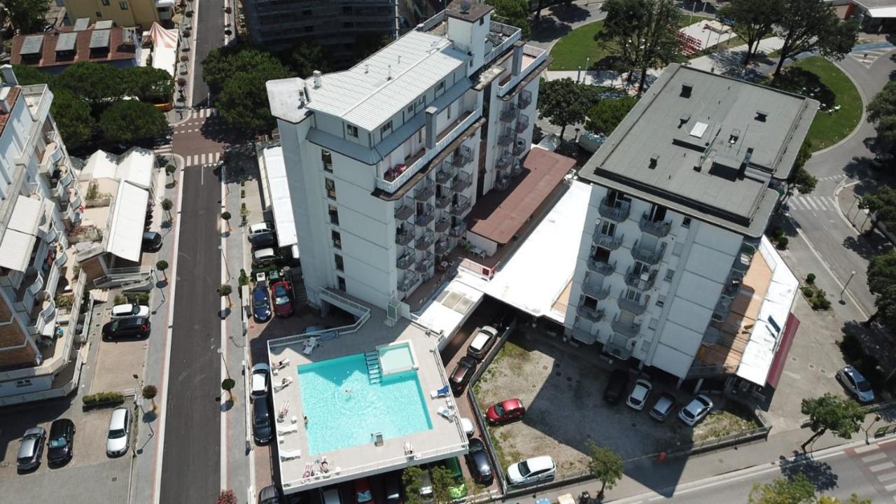 Residence Alla Rotonda Lido di Jesolo Dış mekan fotoğraf